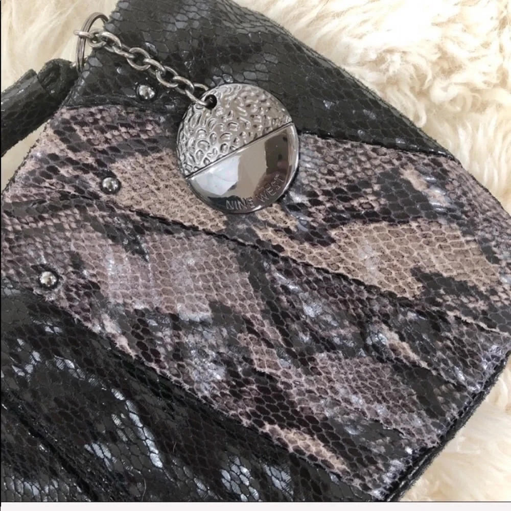 NINE WEST SNAKESKIN WRISTLET CLUTCH.
